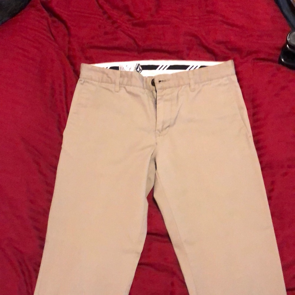 Rarely worn. Khaki Volcom pants, 32 waist 30 length $20